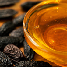 Load image into Gallery viewer, Spiced Honey & Tonka Goat Milk Soap